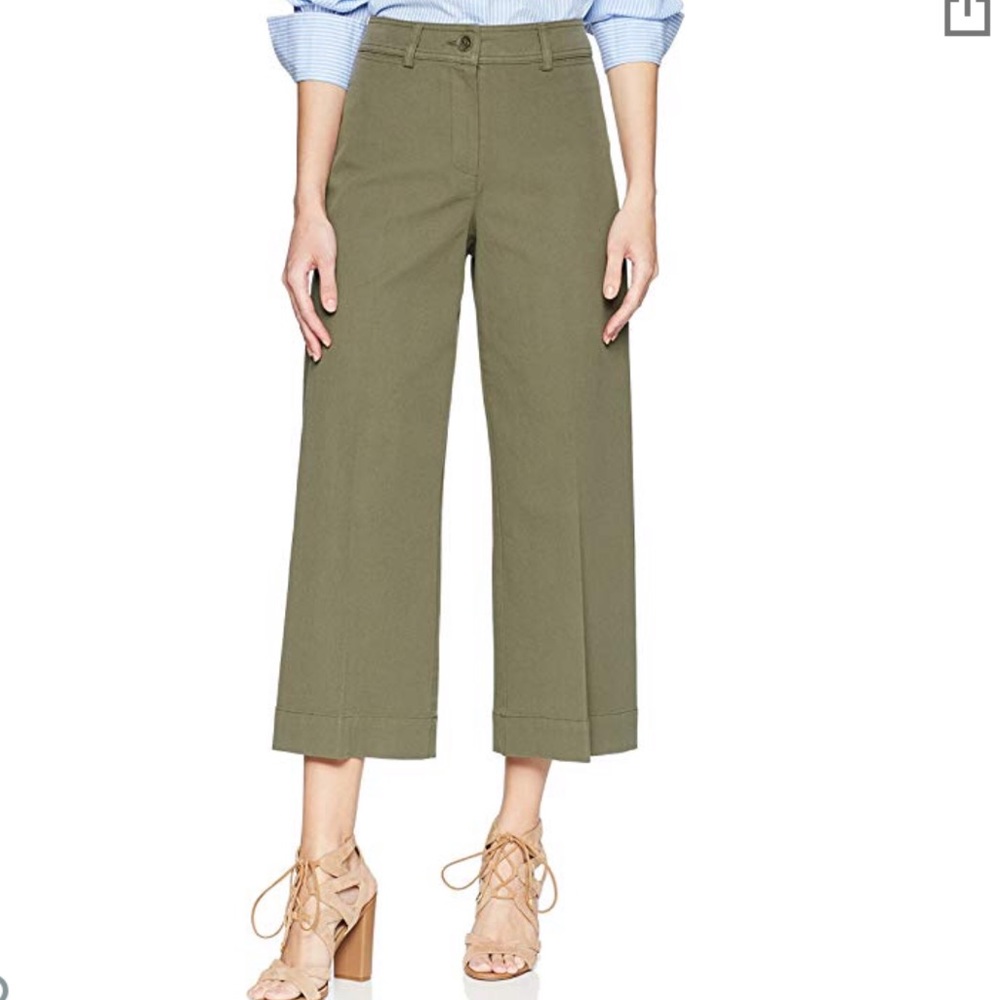 NWT Black Trina Turk cropped wide leg pants- sz 8